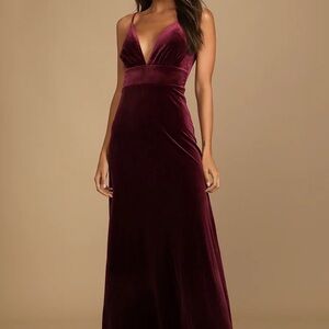 Lulu’s Night of Elegance Burgundy Velvet Sleeveless Maxi Dress
